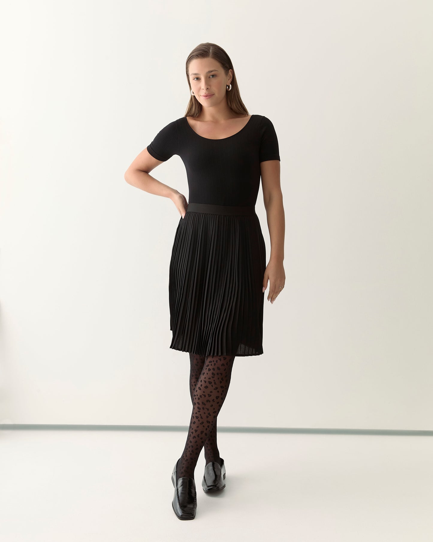 Knee-Length Pleated Skirt In Black