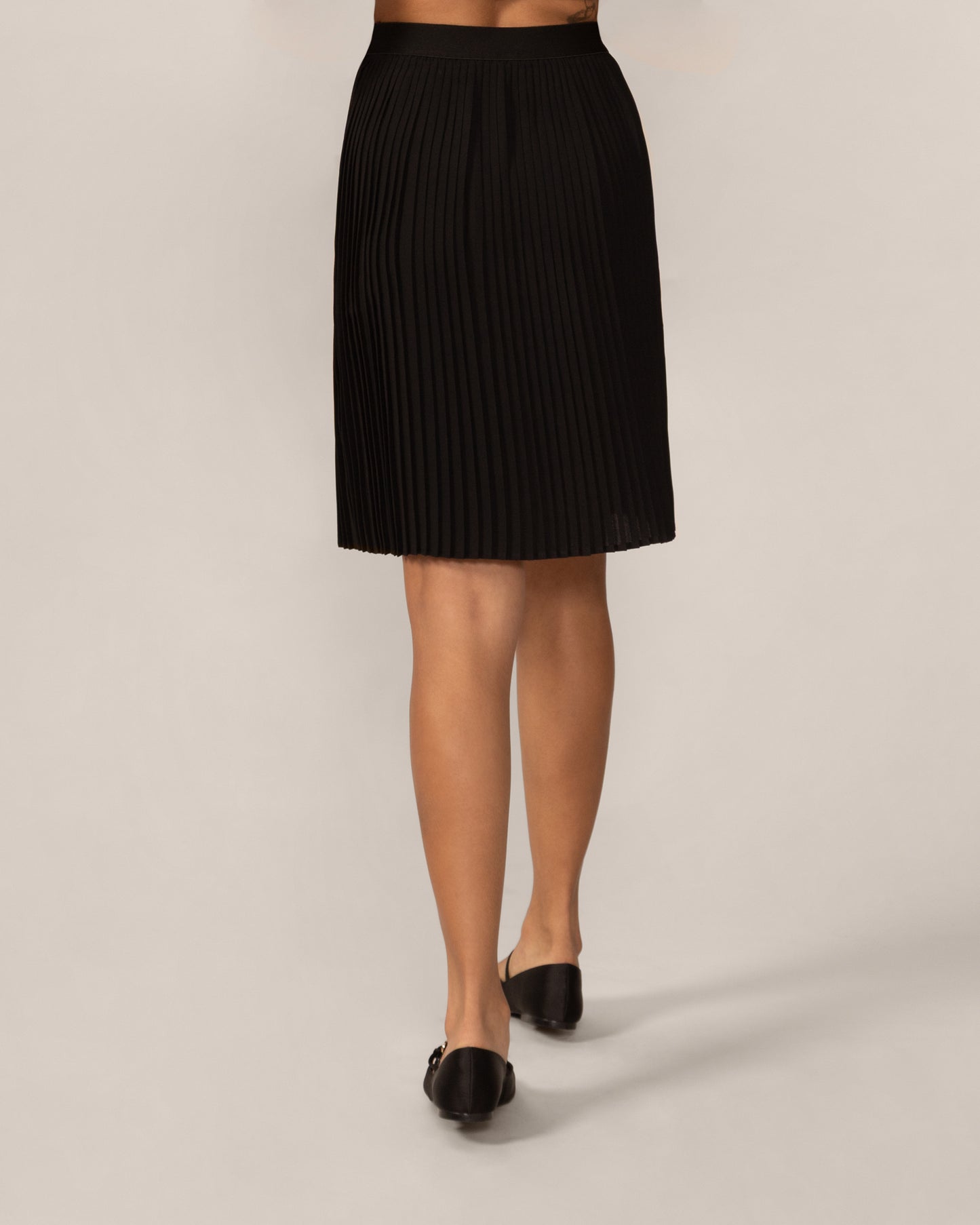 Knee-Length Pleated Skirt In Black