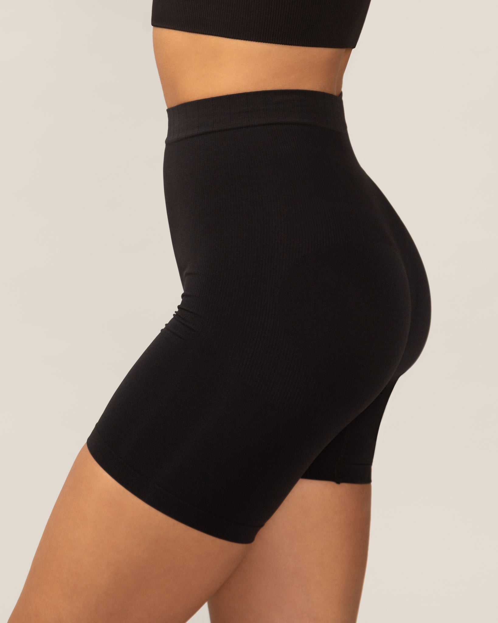 Contour Shaping Seamless Undershorts in Black
