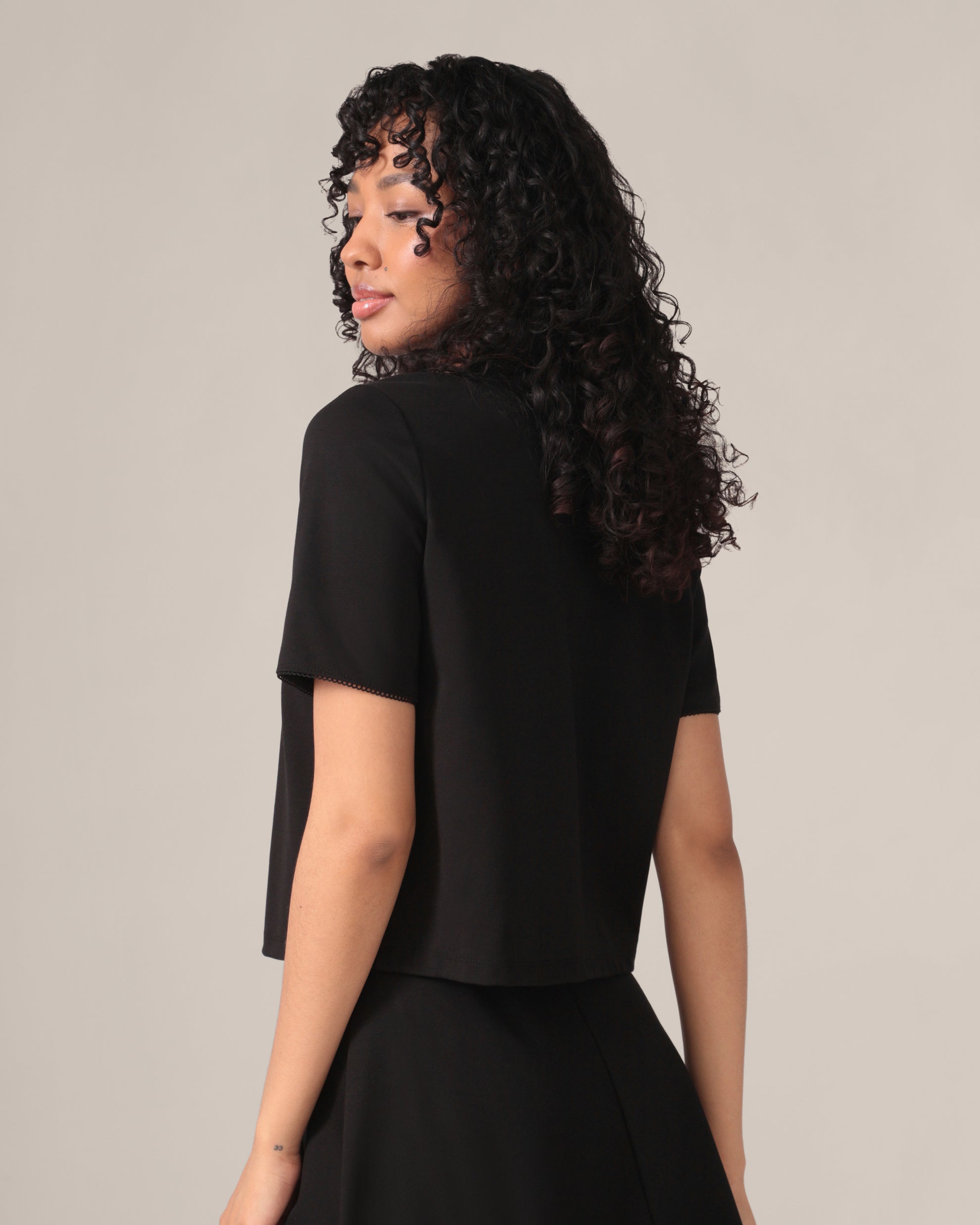 The Perfect Tee - Light Ease knit in Black