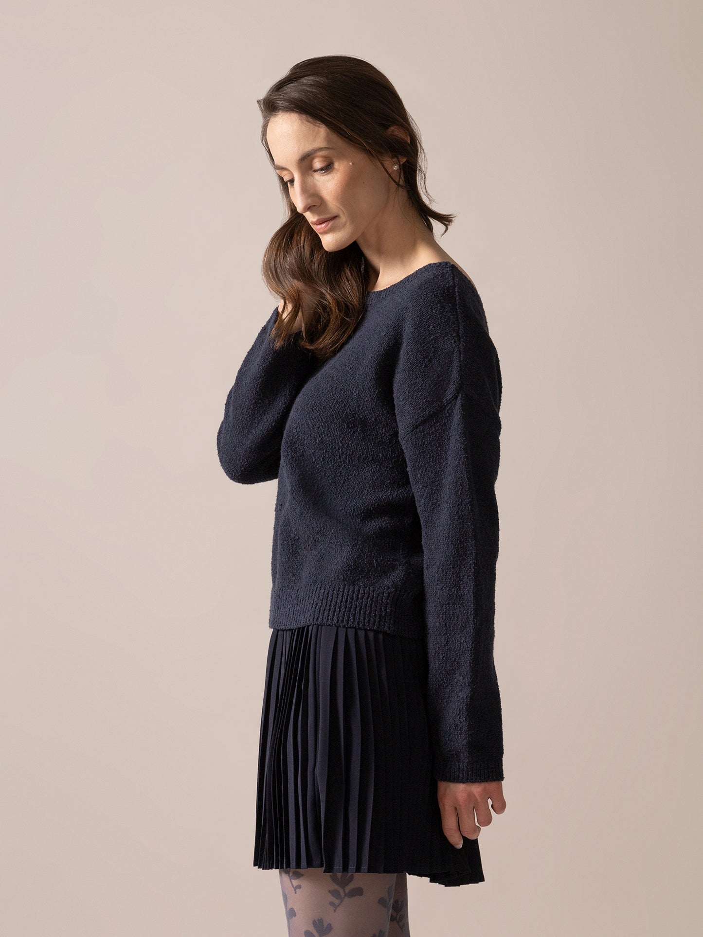 Open Back Sweater With Bows Navy
